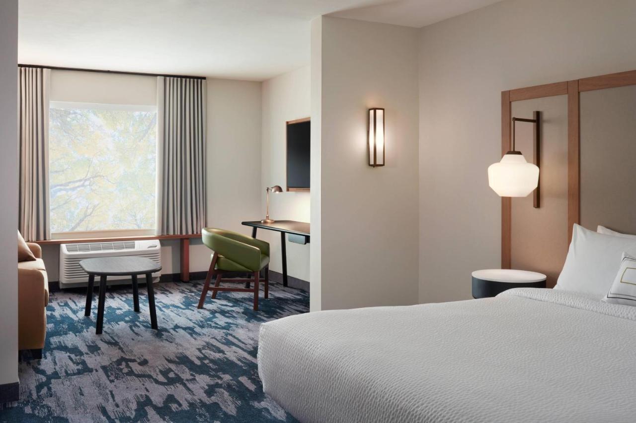 Hotel Fairfield By Marriott & 2*
